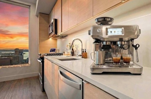 Civic Core Apartment | Luxury 39th-Floor Sky Residence · Ocean Views