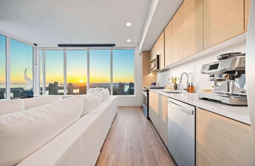 Civic Core Apartment | Luxury 39th-Floor Sky Residence · Ocean Views