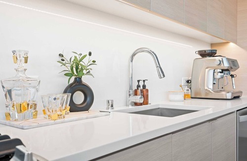 Civic Core Apartment | Luxury 39th-Floor Sky Residence · Ocean Views