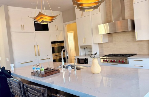 Eden Prairie House | Luxury Bearpath Home - Twin Cities Getaway