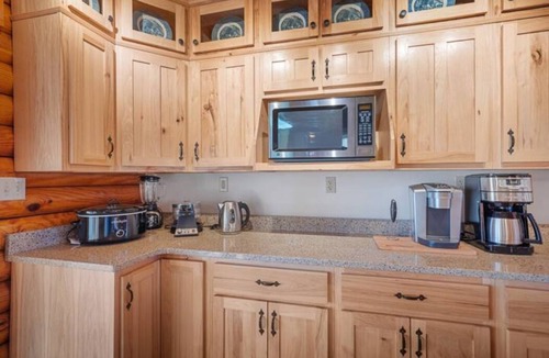 Markleton Cabin | Luxury Cabin w/Heated Pool, 22min to 7 Springs, HotTub, Sauna, Game Room & Views