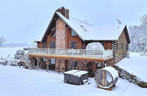Markleton Cabin | Luxury Cabin w/Heated Pool, 22min to 7 Springs, HotTub, Sauna, Game Room & Views