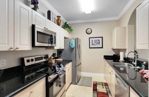Windsor Palms Condo | Luxury Condo Steps to Disney, Gated Resort Perfect Location, Free Parking & WiFi