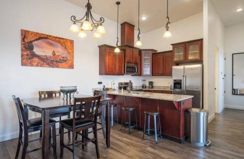 Moab Apartment | Luxury Downtown Rental - La Dolce Vita Villa #3