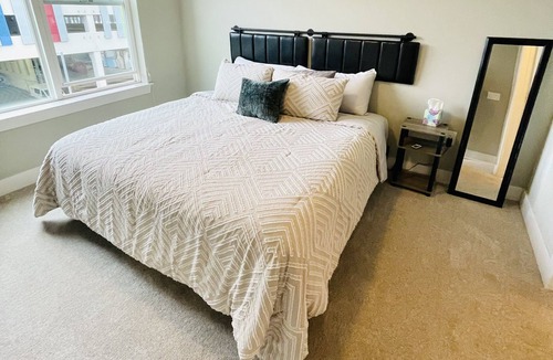 King of Prussia Apartment | Luxury Escape: 3 Bed 2 Bath Oasis in Vibrant King of Prussia