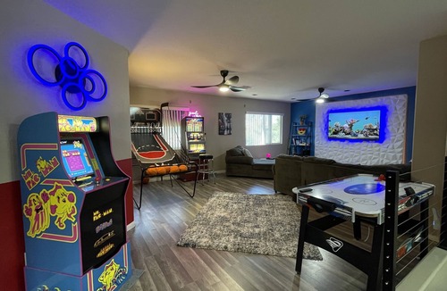 Silverado Ranch House | Luxury Home Private 5BD Near Strip - Pool/Spa, Game Room & Basketball. Groups