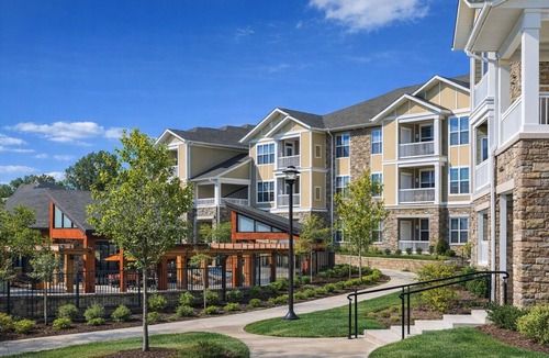 Wexford Apartment | Luxury NFL Draft Stay- 1BR Designer Apartment -20–25 Min to Downtown Pittsburgh