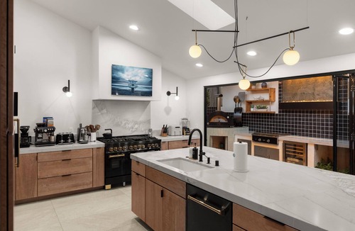 Del Mar Heights House | Luxury Poolside Estate Outdoor Living Views 5 Minutes to Beach