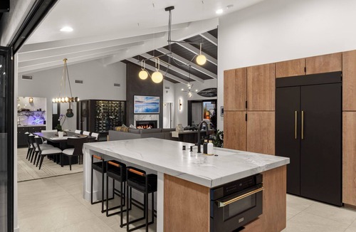 Del Mar Heights House | Luxury Poolside Estate Outdoor Living Views 5 Minutes to Beach