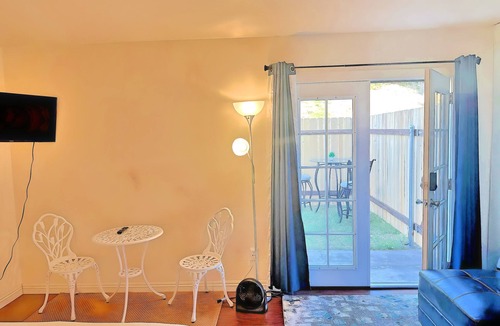 La Presa Apartment | MaGiQ Private Master En-Suite w Private Bathroom, No Shared Spaces