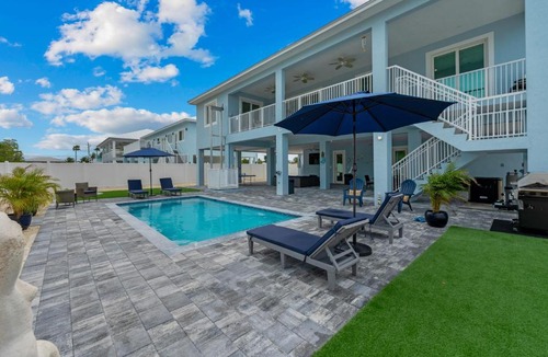 Marathon Villa | Mermaid's Paradise ~ Pool ~ Dock ~ Games ~ Views