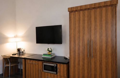 Little Italy Hotel | Mid-Century Modern Room in San Diego’s Arts District Near the Harbor
