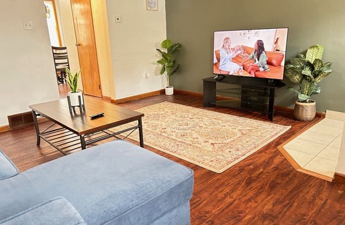 Millvale Apartment | Millvale Charm 2 br close to downtown Pittsburgh