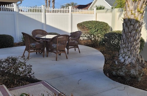 Lady Lake Villa | Minutes from Lake Sumter Landing, best amenities. Fees and golf cart included!