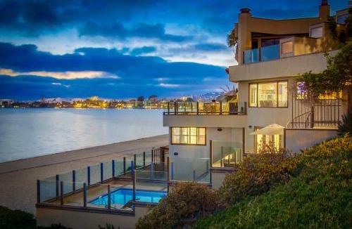 Crown Point House | Mission Bay Dreams - w Bay Access, Parking, Pool & Spa