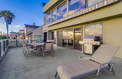 Crown Point House | Mission Bay Dreams - w Bay Access, Parking, Pool & Spa
