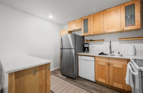 Grantville Condo | Mission Valley Retreat