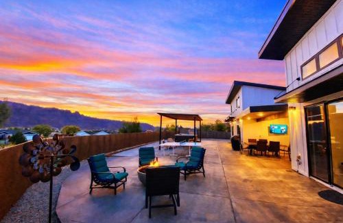 Moab South Valley House | Moab Desert Escape Villa Luxury 5-Bedroom Retreat with Heated Pool