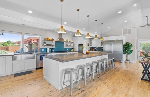 Moab South Valley House | Moab Desert Oasis, Stunning Views, Pool, Hot tub, Sauna, Dome, Games, sleeps 26