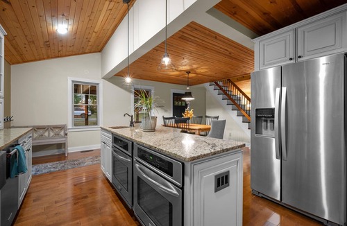 Clark House | Modern 1860’s Farmhouse at Amazing Grace Barn located next to the Shenango Lake