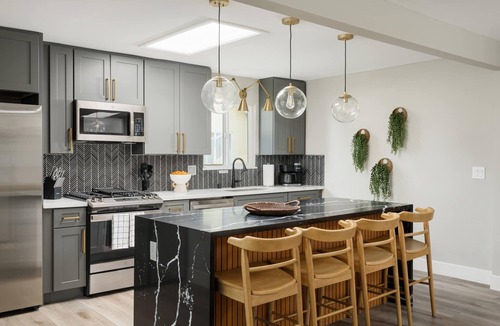 Birdland House | Modern 4BR Haven with Fire Pit and Spacious Yard