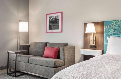 Brooklyn Park Hotel | Modern Accommodations Close to Sports, Trails, and Local Hot Spots!