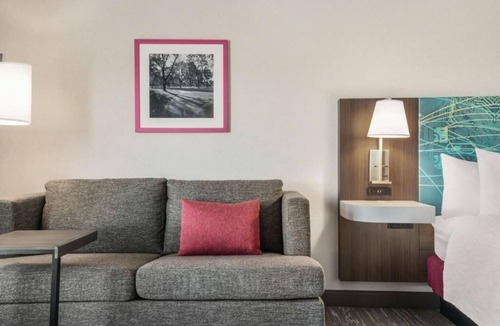 Brooklyn Park Hotel | Modern Accommodations Close to Sports, Trails, and Local Hot Spots!