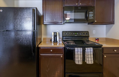 Rhodes Ranch Apartment | Modern Apartment in Prime Location (ID6172X20)