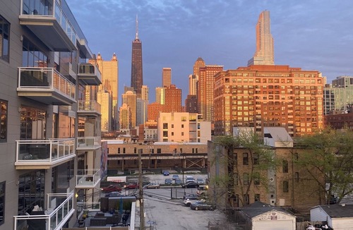 Near North Side Apartment | Modern Apartment with Private Rooftop Patio & Free Parking in Downtown Chicago