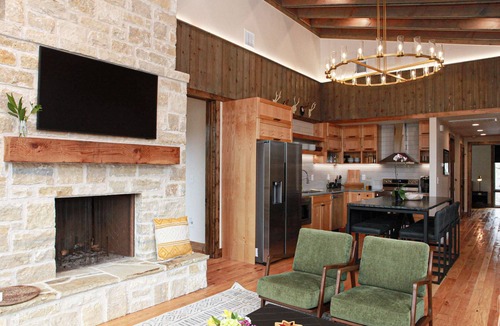 Afton House | Modern Cabin on Monkey Island with Expansive Deck & Hot Tub!