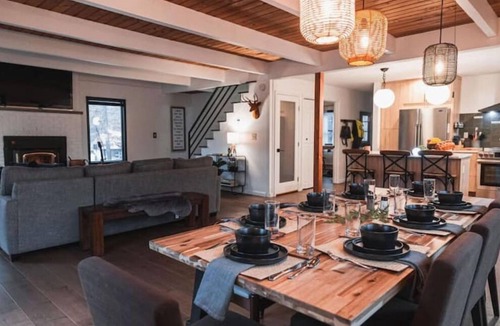 Greentown House | Modern Chalet with Hot Tub & Fire Pit at Lake Wallenpaupack