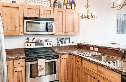 Mesa House | Modern Cozy Home at Powderhorn Mountain Resort with AMENITIES