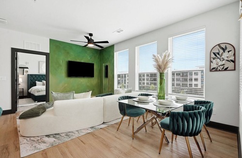 East Side Condo | Modern Emerald Oasis Stylish Decatur Getaway
