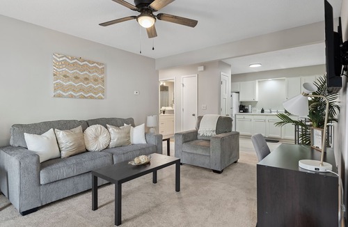 Springfield Apartment | Modern King Suite | Private Patio | Near Hospitals