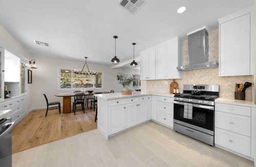 Mission Hills House | Modern & Stylish Mission Hills Neighborhood Escape