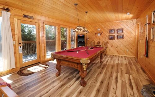 Sevierville Villa | Moonlit Hideaway