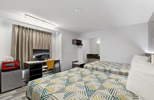 Clairemont Hotel | Motel 6-San Diego, CA - North
