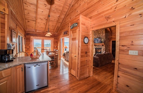 Sevierville Cabin | MOUNTAINTOP EXPERIENCE - Private Panoramic Views of the Great Smoky Mountains