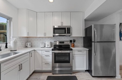 Coronado Hills House | Multi Home - Up to 16 people - Balcony Access