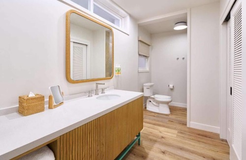 Kaanapali Hotel | Near Whalers Village + Pools and Watersports