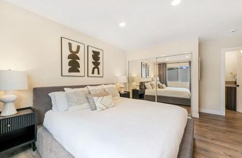 Bay Ho House | Neat Retreat w Hot Tub Near Beach and Downtown