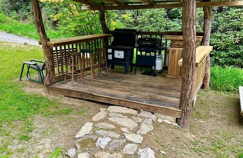 Cherokee House | Nestled inside the Great Smoky Mountains National Park