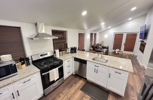 Oil City Cabin | NEW 2BR Lodge With Hot Tub @ Oil Creek State Park, Franklin PA & Oil City, PA.