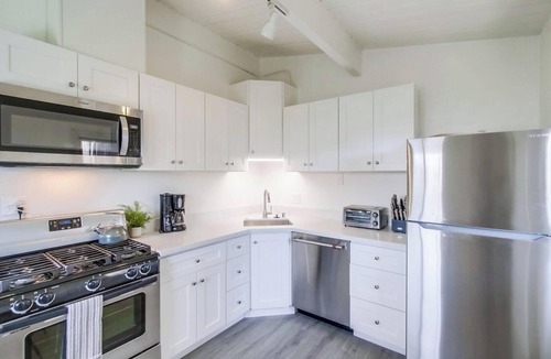 North Clairemont House | NEW 30+ Day RENTAL! Charming 2BD in Clairemont with Yard BBQ Grill W/D +Garage!-