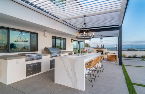 Pacific Beach House | NEW 5 Bed 3 Bath, Ocean Views, Pool Spa, BBQ, Luxury Home!
