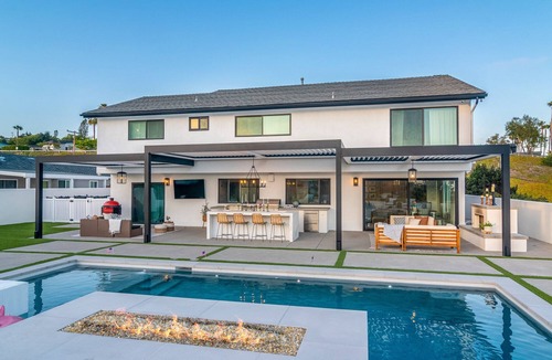Pacific Beach House | NEW 5 Bed 3 Bath, Ocean Views, Pool Spa, BBQ, Luxury Home!