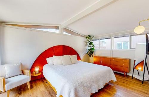 Spring Valley House | NEW Beautiful San Diego Mid-Century Treehouse