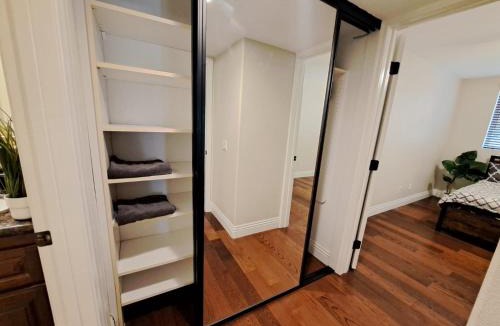 University City Apartment | NEW First floor La Jolla San Diego 2 bedrooms luxury spacious pool and spa LJ condo