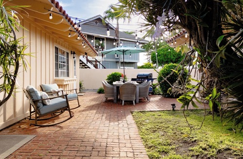 Bayview House | NEW LISTING, Steps to Shipwreck, 3 Bdrm with AC