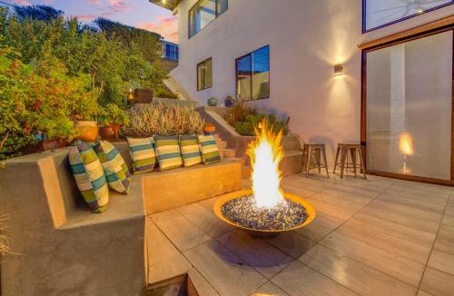 Mission Hills House | New! Luxury 5BR, W/Arcade, Sauna, Views, Fire Pit!